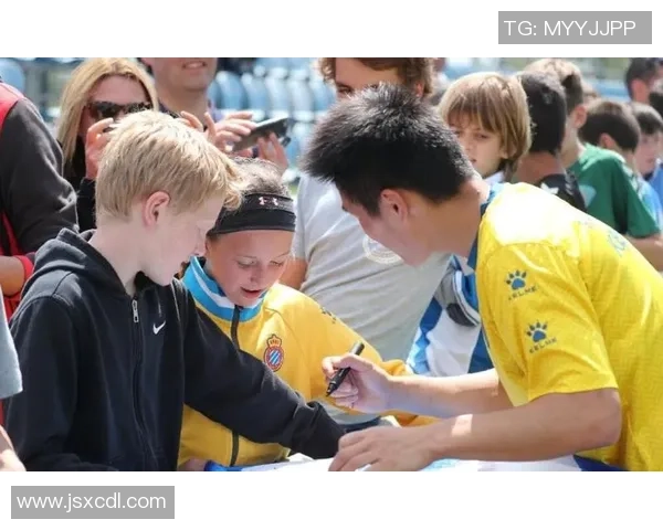 与足球明星亲密接触探访他们的家与生活点滴